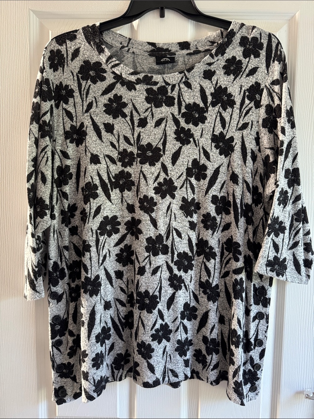 bobeau Black Floral Print Tunic Top on Gray Heather